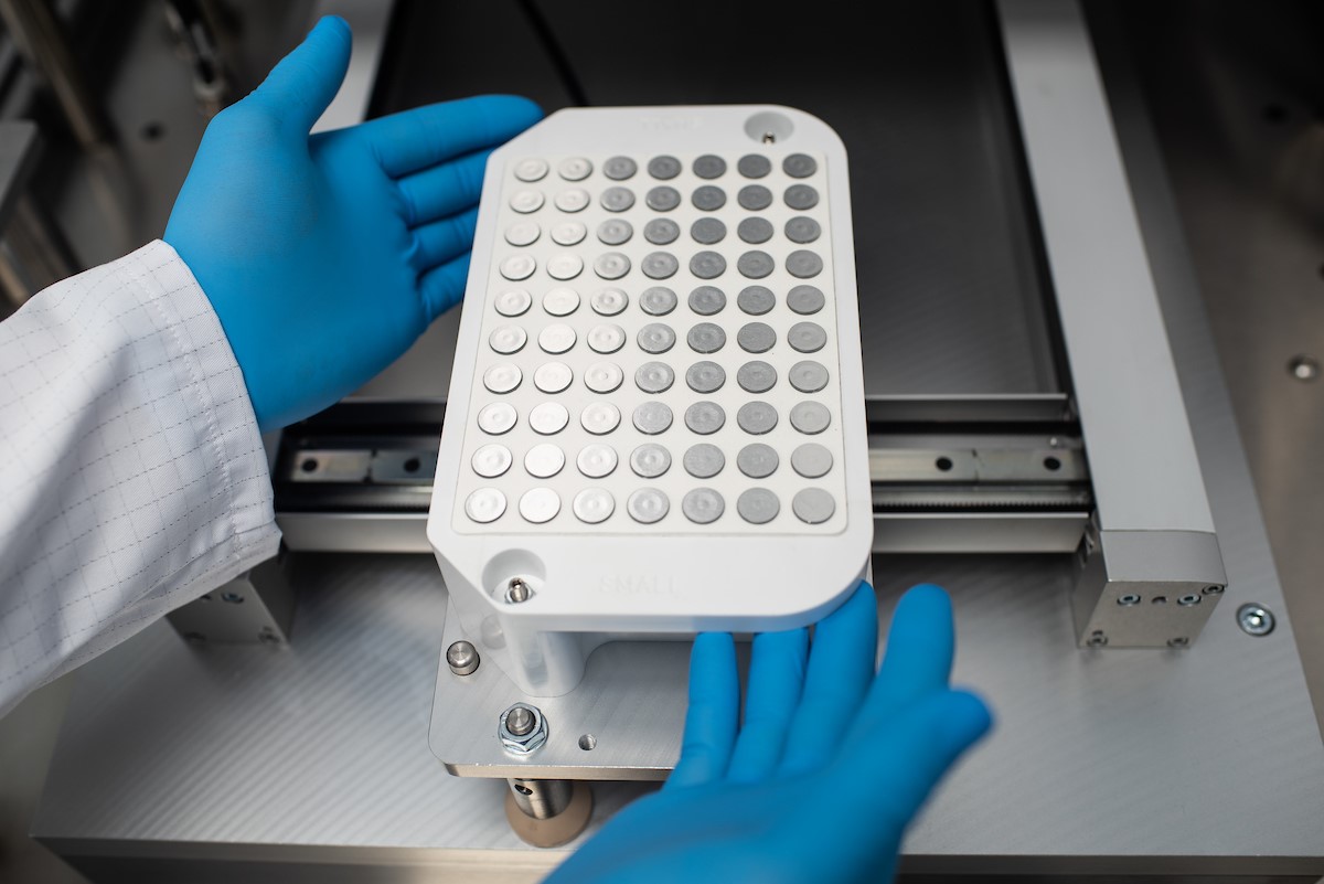 Best Sealing Method for Glass and Ceramic Containers: Heat Sealing vs Induction Sealing